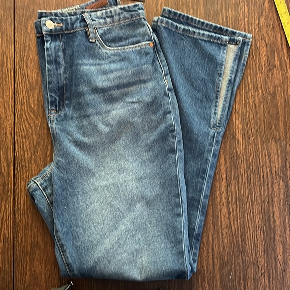 BlankNYC The Cooper NWT Straight leg jeans with side leg slit. - Picture 4 of 10